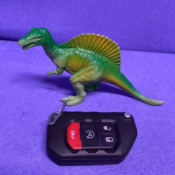 Set of 10 plastic dinosaurs. EUC. See individual pics for size reference. - Picture 3 of 9